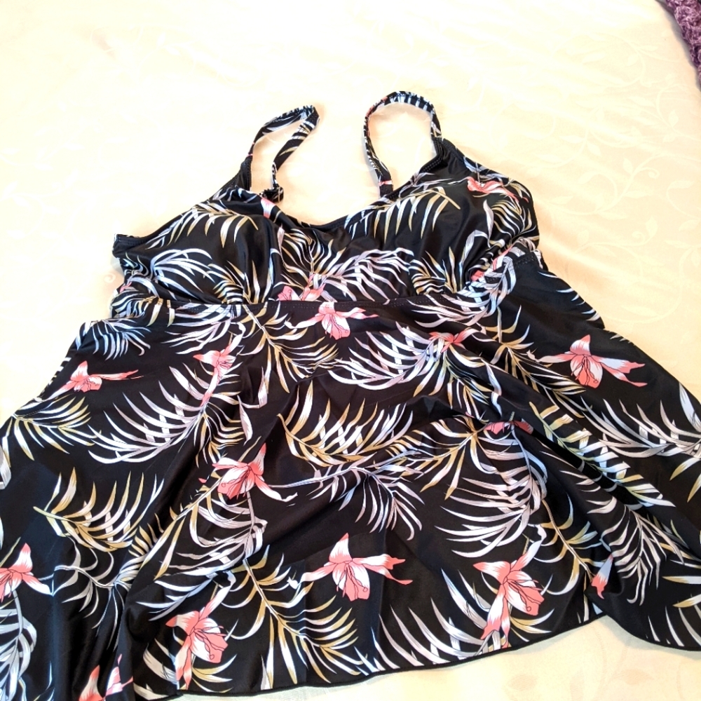 NWT 2 PC Tankini top and bottom